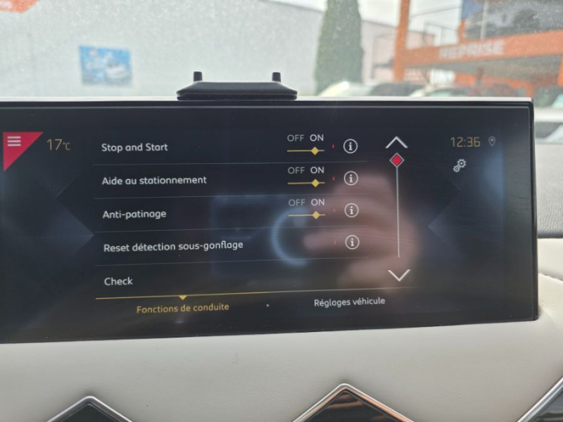 Photo 24 de l'offre de DS DS3 CROSSBACK 1.2 PureTech 130 EAT8 GRAND CHIC RIVOLI SC ACC Matrix Attel. à 13950€ chez Mérignac auto