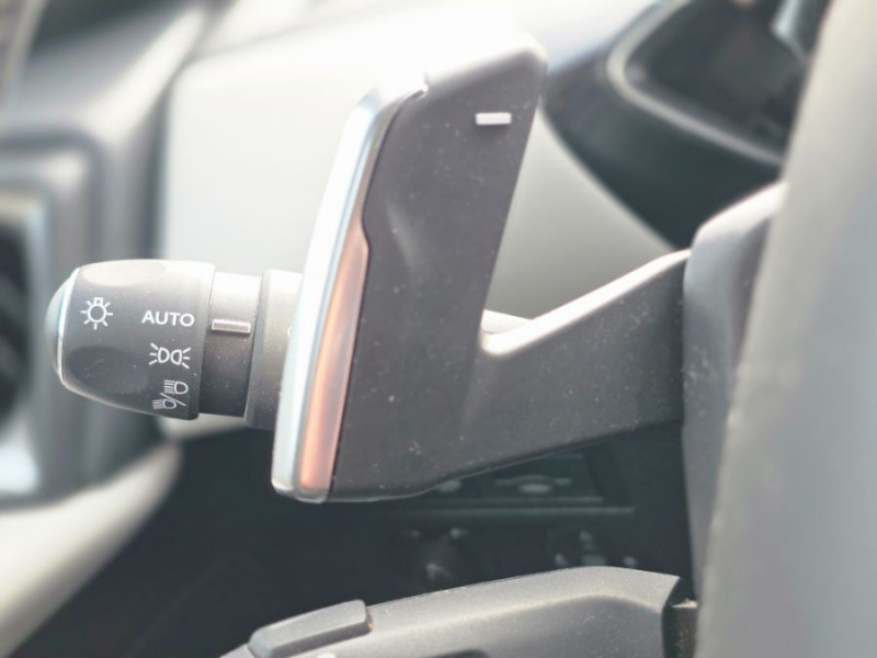 Photo 33 de l'offre de DS DS3 CROSSBACK 1.2 PureTech 130 EAT8 GRAND CHIC RIVOLI SC ACC Matrix Attel. à 13950€ chez Mérignac auto