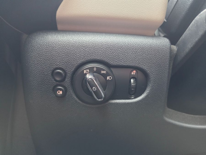 Photo 30 de l'offre de MINI MINI III (F56) 1.5i 136 BVA6 COOPER HEDDON STREET TOE JA17 à 15690€ chez Mérignac auto
