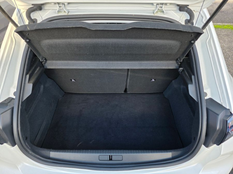 Photo 36 de l'offre de PEUGEOT 208 II 1.2 PureTech 100 BVM6 ALLURE PACK Cockpit 3D Camera 1ère Main à 14690€ chez Mérignac auto