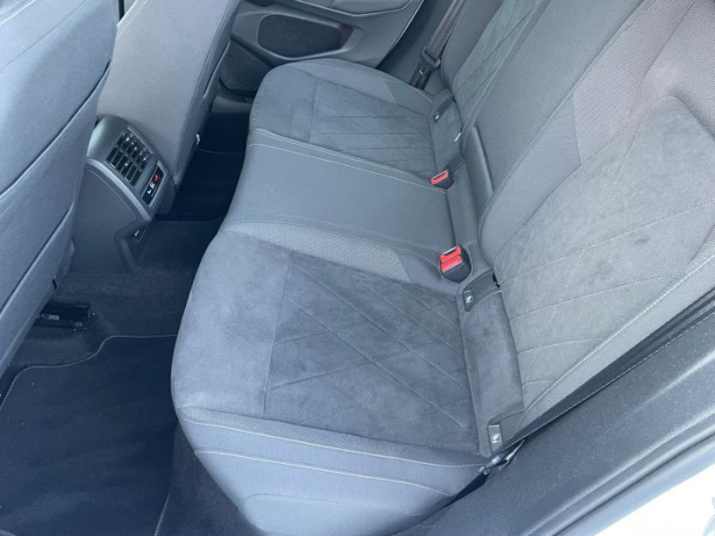 Photo 23 de l'offre de VOLKSWAGEN GOLF VIII 1.4 HYBRID 204 STYLE GPS Camera ACC LED+ 1ère Main à 25690€ chez Mérignac auto