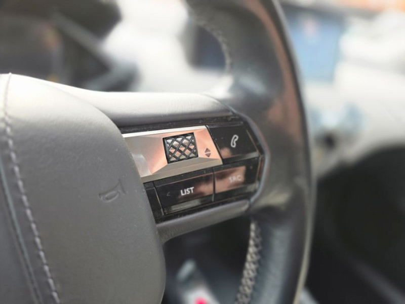 Photo 36 de l'offre de DS DS3 CROSSBACK 1.2 PureTech 130 EAT8 GRAND CHIC RIVOLI SC ACC Matrix Attel. à 13950€ chez Mérignac auto
