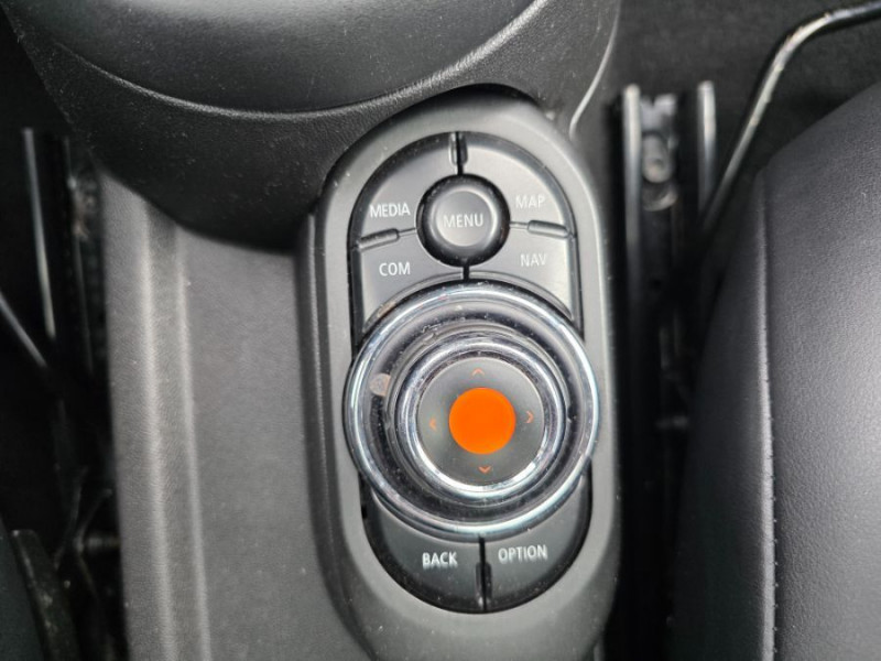 Photo 25 de l'offre de MINI MINI III (F56) 1.5i 136 BVA6 COOPER HEDDON STREET TOE JA17 à 15690€ chez Mérignac auto