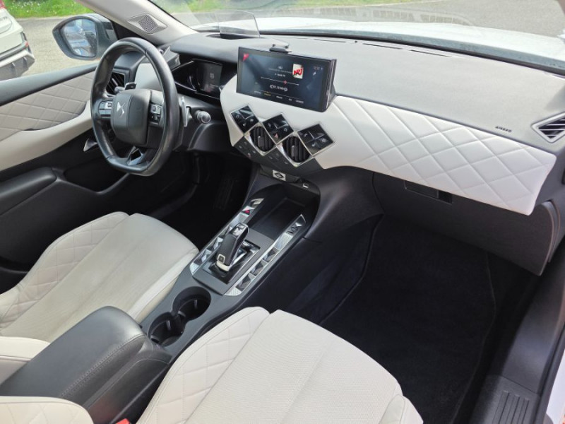 Photo 16 de l'offre de DS DS3 CROSSBACK 1.2 PureTech 130 EAT8 GRAND CHIC RIVOLI SC ACC Matrix Attel. à 13950€ chez Mérignac auto