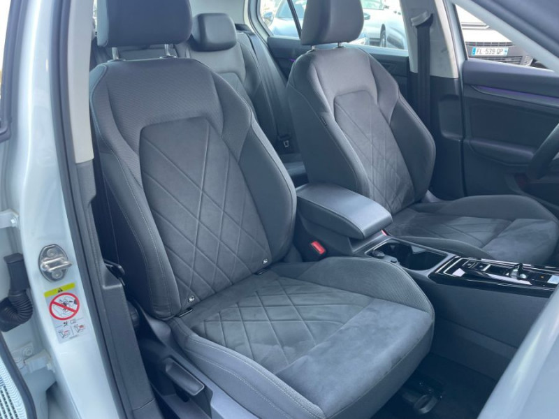 Photo 21 de l'offre de VOLKSWAGEN GOLF VIII 1.4 HYBRID 204 STYLE GPS Camera ACC LED+ 1ère Main à 25690€ chez Mérignac auto