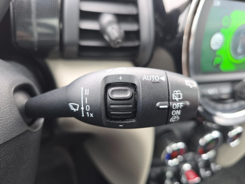 Photo 29 de l'offre de MINI MINI III (F56) 1.5i 136 BVA6 COOPER HEDDON STREET TOE JA17 à 15690€ chez Mérignac auto