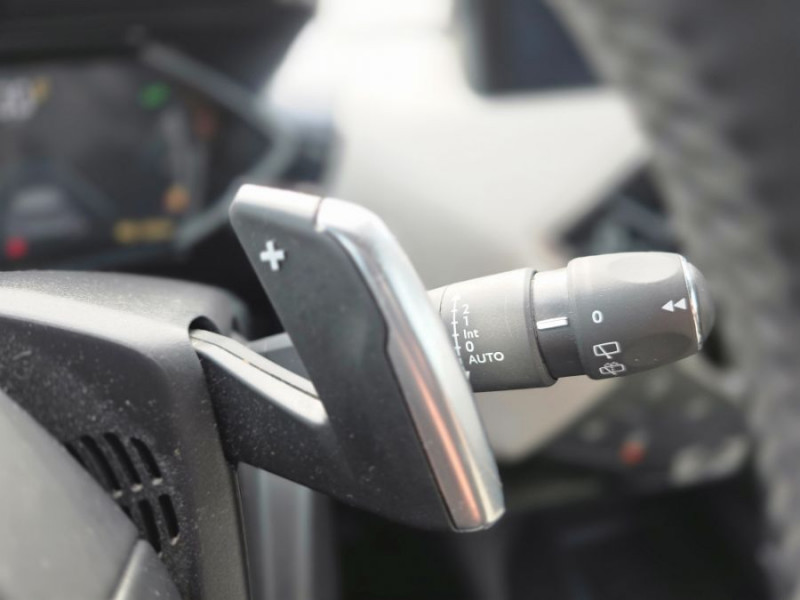 Photo 34 de l'offre de DS DS3 CROSSBACK 1.2 PureTech 130 EAT8 GRAND CHIC RIVOLI SC ACC Matrix Attel. à 13950€ chez Mérignac auto