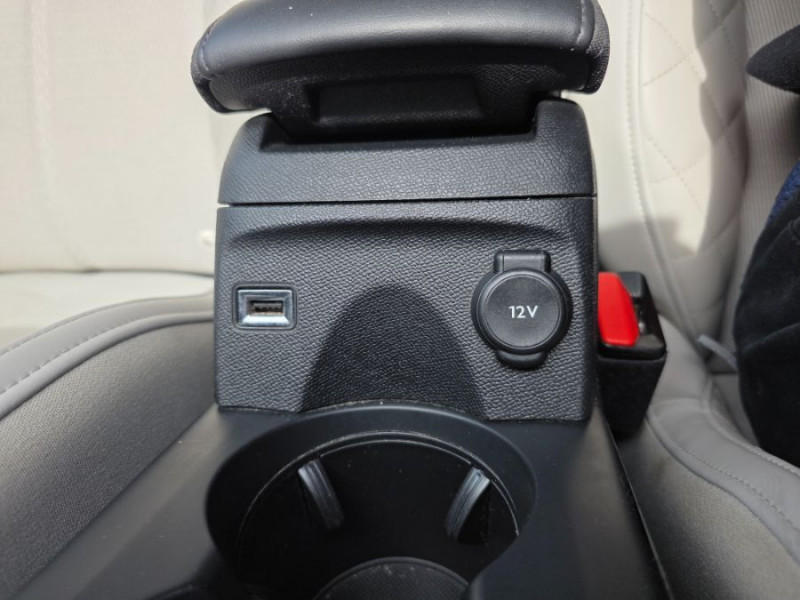 Photo 29 de l'offre de DS DS3 CROSSBACK 1.2 PureTech 130 EAT8 GRAND CHIC RIVOLI SC ACC Matrix Attel. à 13950€ chez Mérignac auto