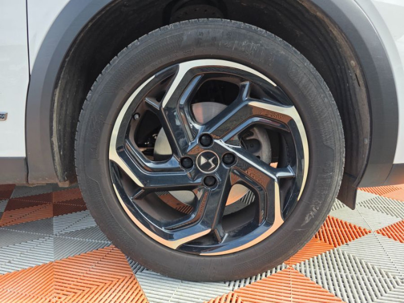 Photo 15 de l'offre de DS DS3 CROSSBACK 1.2 PureTech 130 EAT8 GRAND CHIC RIVOLI SC ACC Matrix Attel. à 13950€ chez Mérignac auto