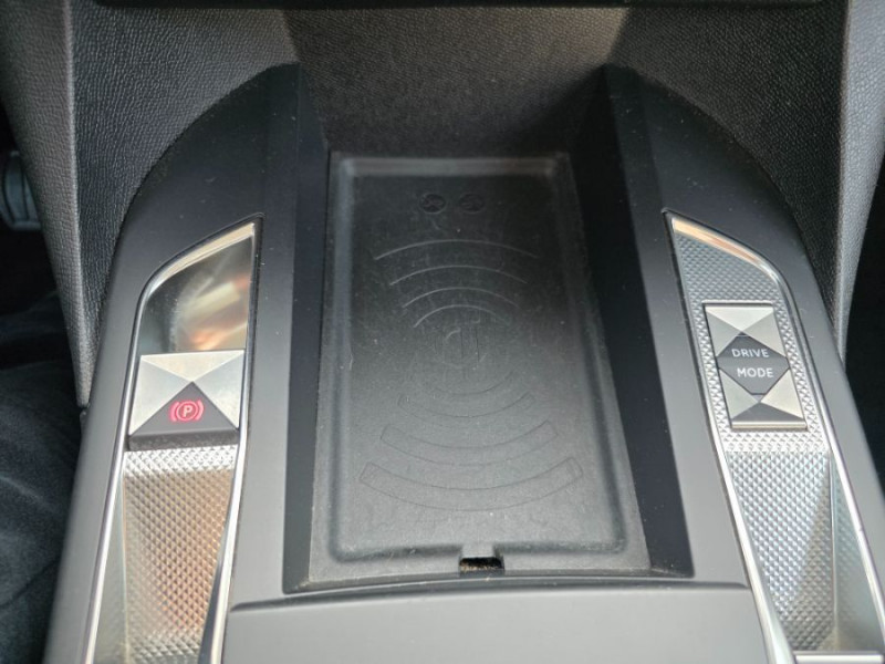 Photo 28 de l'offre de DS DS3 CROSSBACK 1.2 PureTech 130 EAT8 GRAND CHIC RIVOLI SC ACC Matrix Attel. à 13950€ chez Mérignac auto