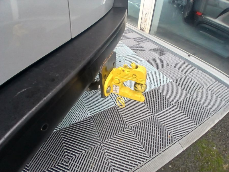 Photo 12 de l'offre de PEUGEOT EXPERT Double Cabine LONG L3 2.0 BlueHDi 180 EAT8 DC 6PL GPS Galerie Attel. 26950.H.T à 26950€ chez Mérignac auto