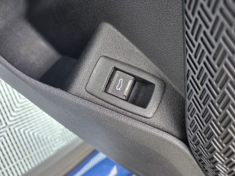 Photo 22 de l'offre de BMW X1 (U11) 2.0 18D 136cv BVA7 SDrive PACK TOIT Ouvrant Hayon EL. 1ère Main à 34950€ chez Mérignac auto