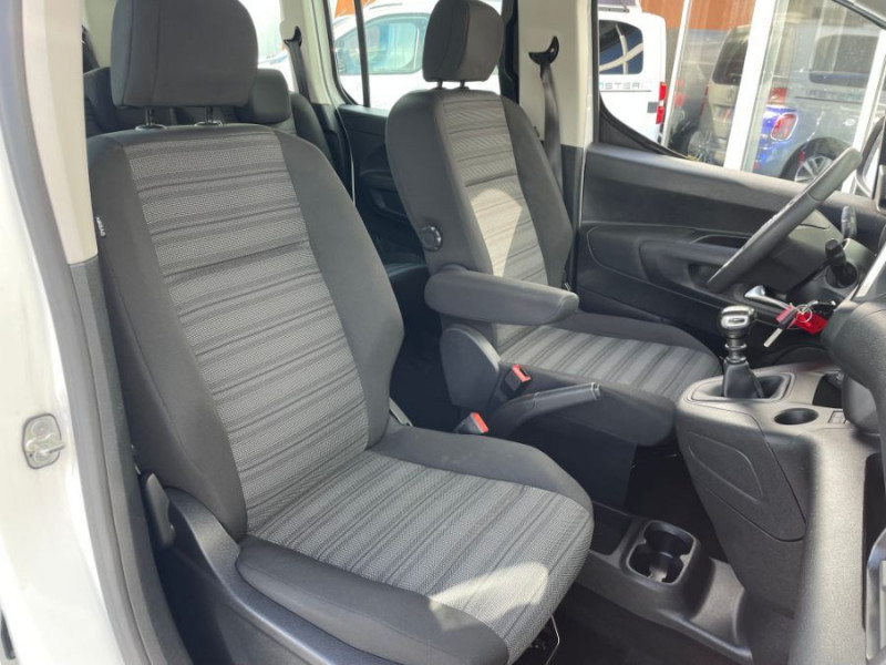 Photo 17 de l'offre de OPEL COMBO LIFE XL LONG 1.2 Turbo 110 BVM6 L2H1 ENJOY GPS Radar 7PL à 19900€ chez Mérignac auto