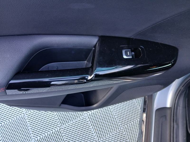 Photo 33 de l'offre de KIA SPORTAGE 1.6 CRDI 136 BVA GT LINE CUIR Camera Attel. à 19450€ chez Mérignac auto