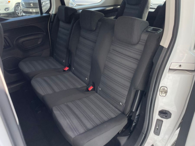 Photo 27 de l'offre de OPEL COMBO LIFE XL LONG 1.2 Turbo 110 BVM6 L2H1 ENJOY GPS Radar 7PL à 19900€ chez Mérignac auto