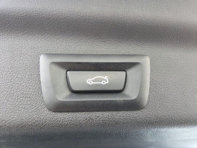 Photo 8 de l'offre de BMW X1 (U11) 2.0 18D 136cv BVA7 SDrive PACK TOIT Ouvrant Hayon EL. 1ère Main à 34950€ chez Mérignac auto