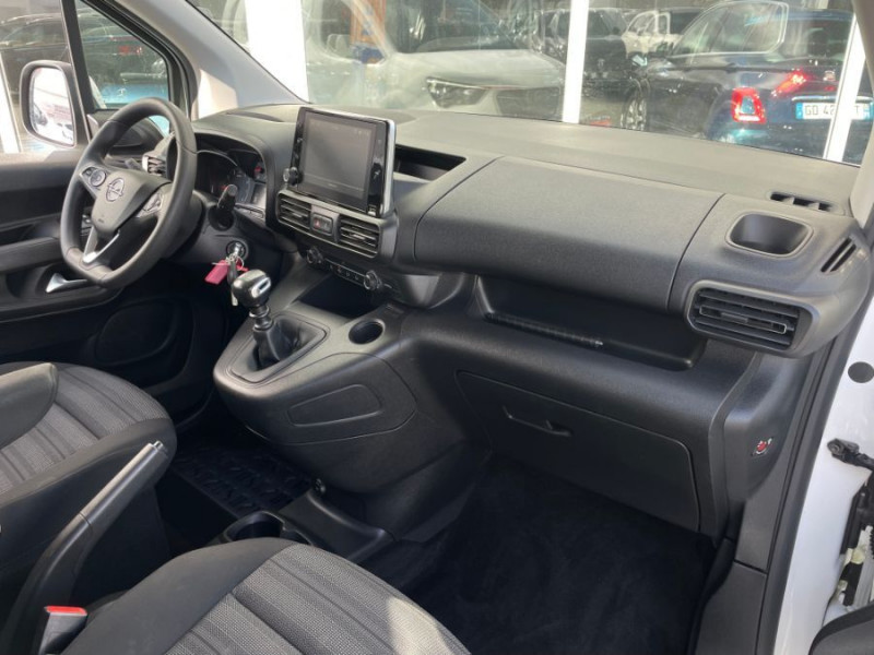 Photo 15 de l'offre de OPEL COMBO LIFE XL LONG 1.2 Turbo 110 BVM6 L2H1 ENJOY GPS Radar 7PL à 19900€ chez Mérignac auto