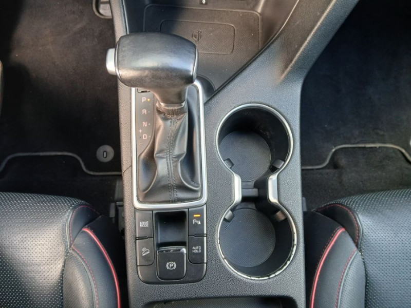 Photo 27 de l'offre de KIA SPORTAGE 1.6 CRDI 136 BVA GT LINE CUIR Camera Attel. à 19450€ chez Mérignac auto
