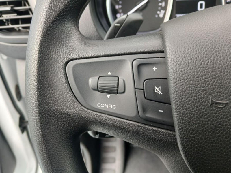 Photo 28 de l'offre de PEUGEOT EXPERT Double Cabine LONG L3 2.0 BlueHDi 180 EAT8 DC 6PL GPS Galerie Attel. 26950.H.T à 26950€ chez Mérignac auto