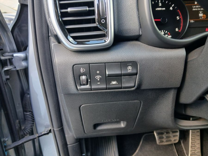 Photo 17 de l'offre de KIA SPORTAGE 1.6 CRDI 136 BVA GT LINE CUIR Camera Attel. à 19450€ chez Mérignac auto