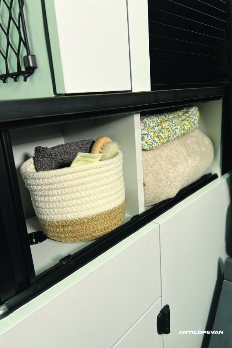 Photo 50 de l'offre de RENAULT TRAFIC VAN ANTILOPE VAN Aménagé FLEX 5 2.0 DCi 150 EAG9 L1 5PL Attel+Pte Vélo Tout Equipé à 64450€ chez Mérignac auto