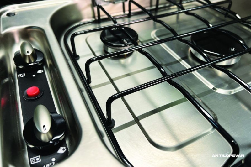 Photo 28 de l'offre de RENAULT TRAFIC VAN ANTILOPE VAN Aménagé FLEX 5 2.0 DCi 150 EAG9 L1 5PL Attel+Pte Vélo Tout Equipé à 64450€ chez Mérignac auto