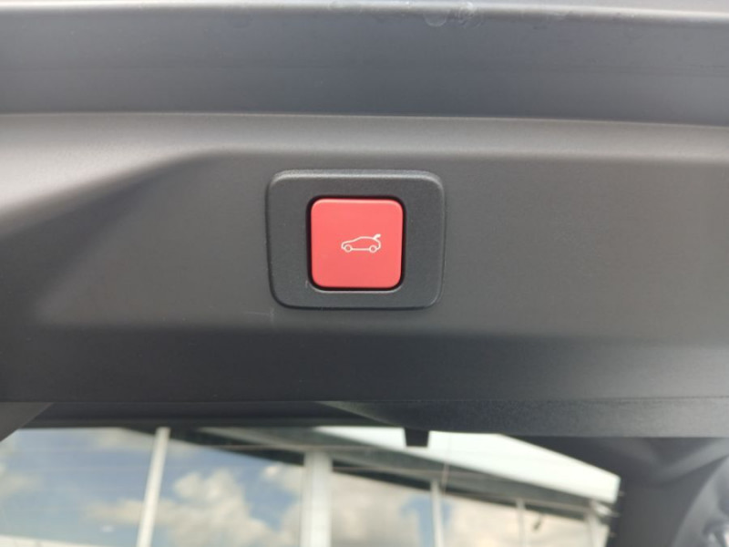 Photo 38 de l'offre de PEUGEOT 3008 HYBRID 145 e-DCS6 GT Hayon Elect. LED Pixel SC 2026 à 33950€ chez Mérignac auto