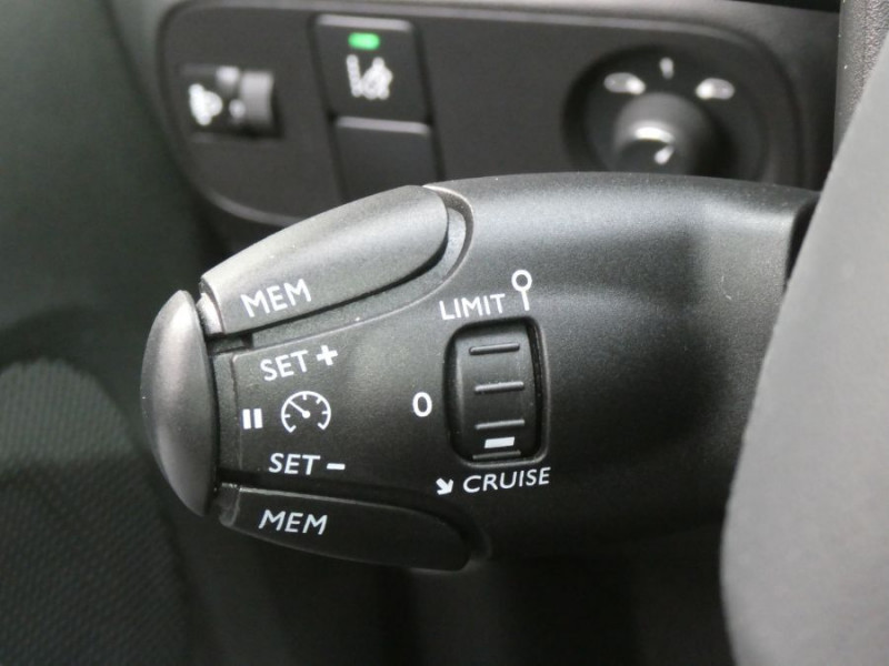 Photo 19 de l'offre de CITROEN C3 III 1.2 PureTech 82 SHINE CarPlay SC TOIT Pano JA16 à 10450€ chez Mérignac auto