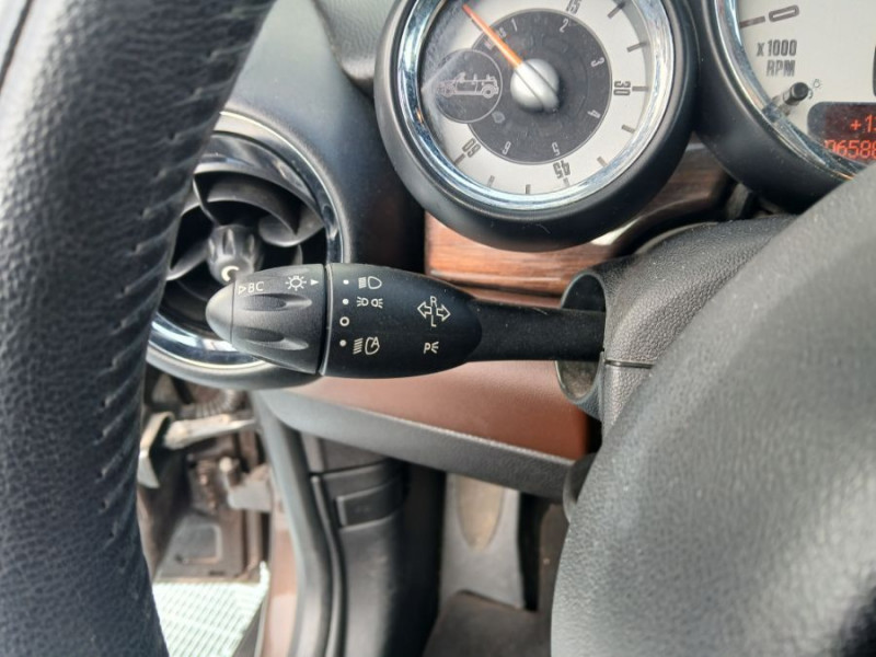 Photo 29 de l'offre de MINI MINI CABRIOLET 2.0 D 112 BVA COOPER Red Hot CHILI CUIR GPS à 13490€ chez Mérignac auto