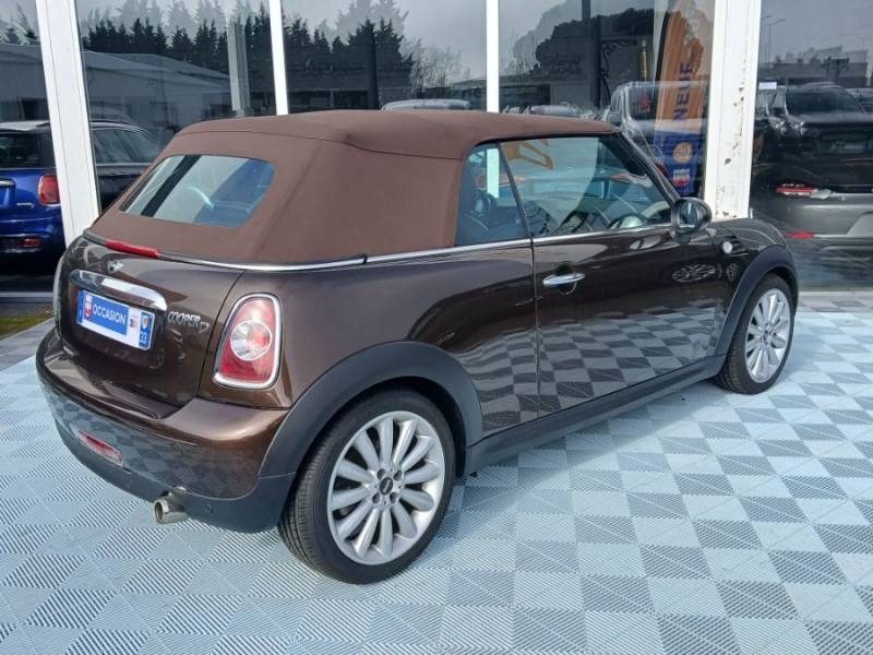 Photo 3 de l'offre de MINI MINI CABRIOLET 2.0 D 112 BVA COOPER Red Hot CHILI CUIR GPS à 13490€ chez Mérignac auto