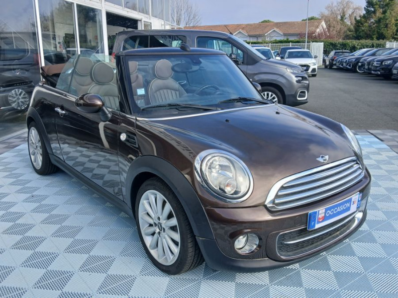 Photo 8 de l'offre de MINI MINI CABRIOLET 2.0 D 112 BVA COOPER Red Hot CHILI CUIR GPS à 13490€ chez Mérignac auto