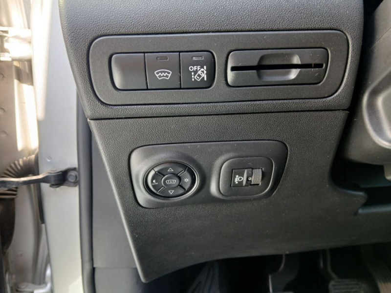 Photo 16 de l'offre de CITROEN C3 AIRCROSS 1.6 BlueHDi 120 BVM6 SHINE GPS Camera JA17 Hifi HUD PK Hiver à 11950€ chez Mérignac auto