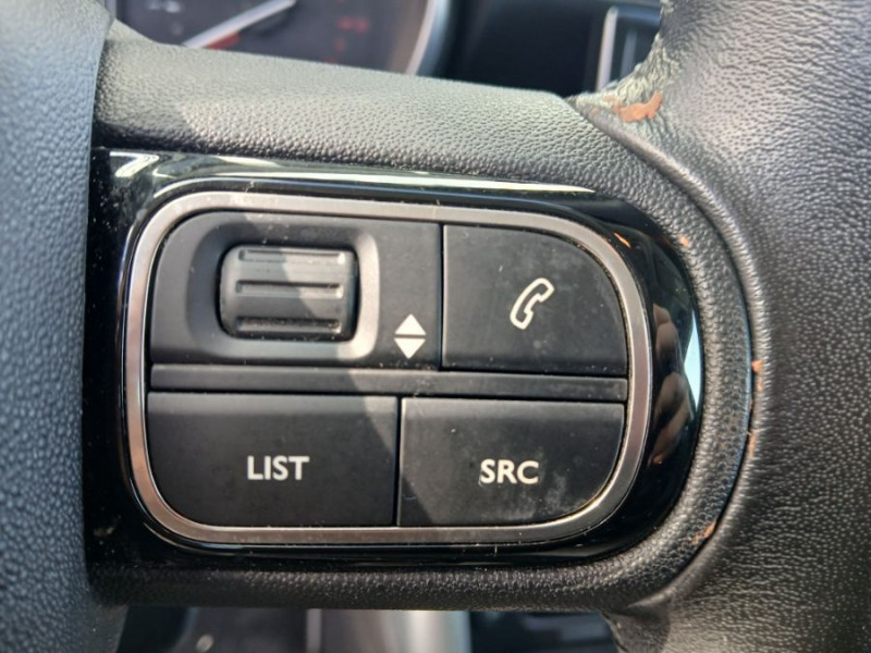 Photo 30 de l'offre de CITROEN C3 AIRCROSS 1.6 BlueHDi 120 BVM6 SHINE GPS Camera JA17 Hifi HUD PK Hiver à 11950€ chez Mérignac auto