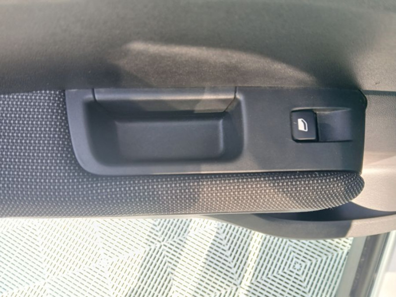 Photo 28 de l'offre de CITROEN C3 AIRCROSS 1.6 BlueHDi 120 BVM6 SHINE GPS Camera JA17 Hifi HUD PK Hiver à 11950€ chez Mérignac auto