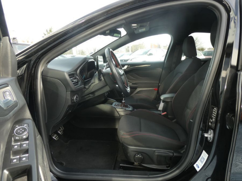 Photo 15 de l'offre de FORD FOCUS III 1.0 EcoBoost 125 BVM6 5P ST LINE Key Less 1ère Main à 15950€ chez Mérignac auto