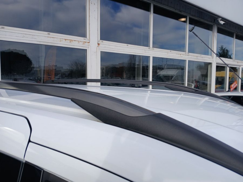 Photo 28 de l'offre de FORD TOURNEO COURIER 100 Ess. BVM6 SPORT GPS JA16 Radars Attel. 1ère Main Suivie à 11690€ chez Mérignac auto