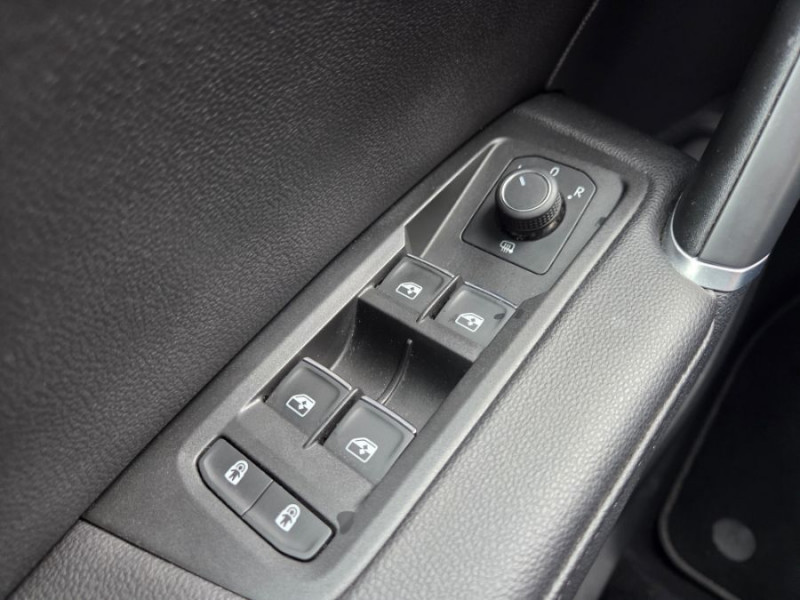 Photo 23 de l'offre de VOLKSWAGEN TOURAN III 1.5 TSI 150 DSG7 CARAT HIGHLINE CUIR SE GPS ACC SC 5PL 1ère Main à 26950€ chez Mérignac auto