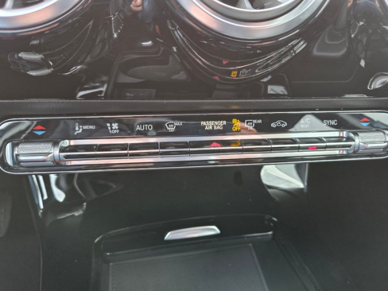 Photo 30 de l'offre de MERCEDES-BENZ CLASSE A 200D 150 8G-DCT BUSINESS SOLUTION CUIR 1ère Main à 27450€ chez Mérignac auto