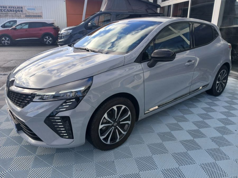 Renault CLIO V 0.9 TCe 90 BVM6 TECHNO GPS Camera JA16 ESSENCE GRIS RAFALE Occasion à vendre