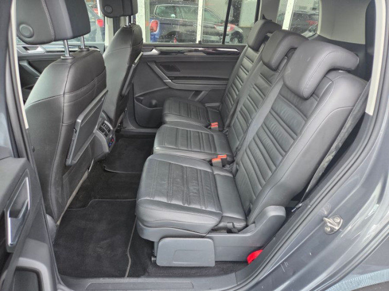 Photo 15 de l'offre de VOLKSWAGEN TOURAN III 1.5 TSI 150 DSG7 CARAT HIGHLINE CUIR SE GPS ACC SC 5PL 1ère Main à 26950€ chez Mérignac auto