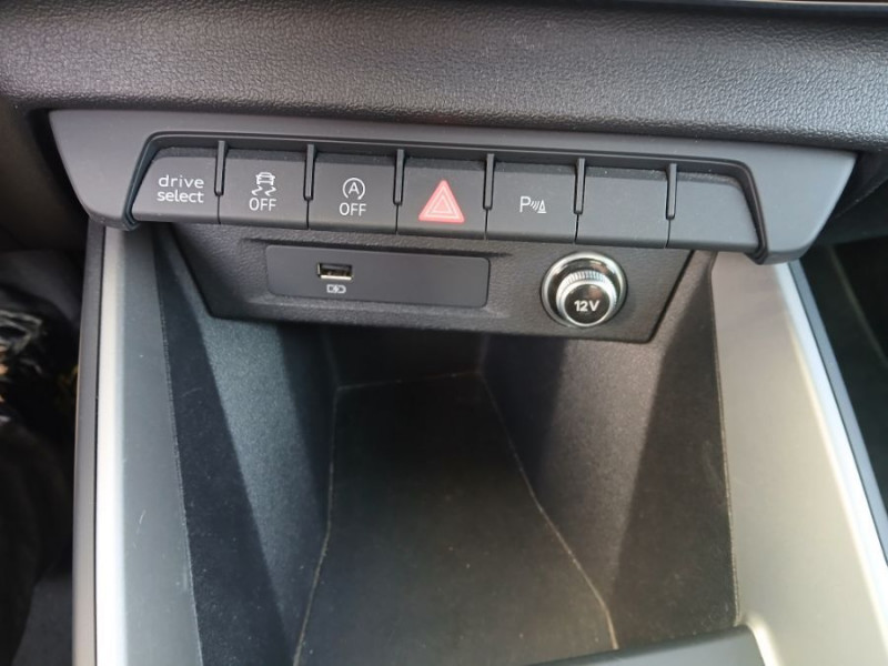 Photo 25 de l'offre de AUDI A1 30 TFSI 116 S Tronic DESIGN LUXE CUIR LED JA17 à 18450€ chez Mérignac auto