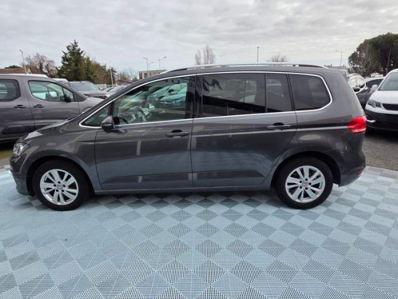 Photo 10 de l'offre de VOLKSWAGEN TOURAN III 1.5 TSI 150 DSG7 CARAT HIGHLINE CUIR SE GPS ACC SC 5PL 1ère Main à 26950€ chez Mérignac auto