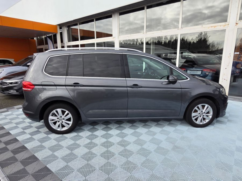 Photo 11 de l'offre de VOLKSWAGEN TOURAN III 1.5 TSI 150 DSG7 CARAT HIGHLINE CUIR SE GPS ACC SC 5PL 1ère Main à 26950€ chez Mérignac auto