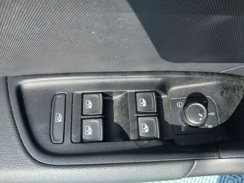 Photo 18 de l'offre de AUDI A1 30 TFSI 116 S Tronic DESIGN LUXE CUIR LED JA17 à 18450€ chez Mérignac auto