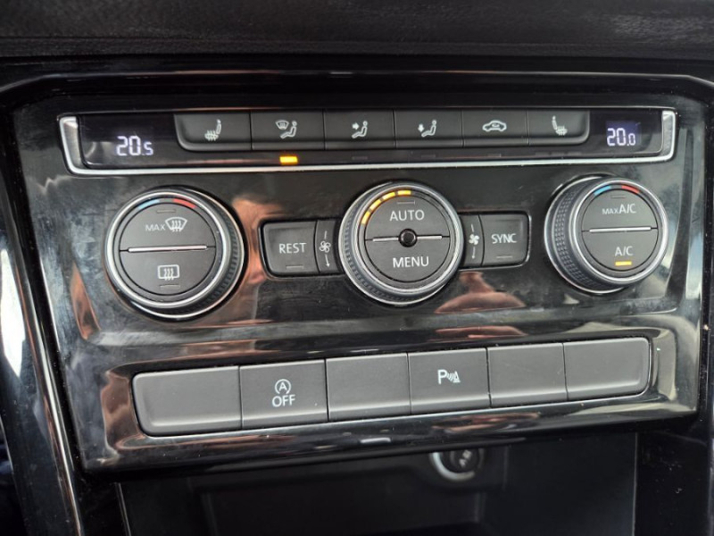 Photo 20 de l'offre de VOLKSWAGEN TOURAN III 1.5 TSI 150 DSG7 CARAT HIGHLINE CUIR SE GPS ACC SC 5PL 1ère Main à 26950€ chez Mérignac auto