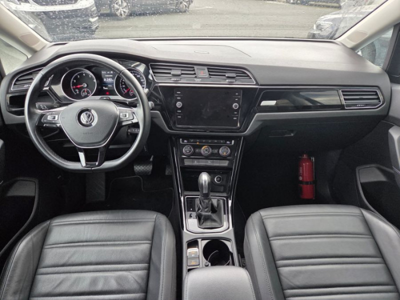 Photo 4 de l'offre de VOLKSWAGEN TOURAN III 1.5 TSI 150 DSG7 CARAT HIGHLINE CUIR SE GPS ACC SC 5PL 1ère Main à 26950€ chez Mérignac auto