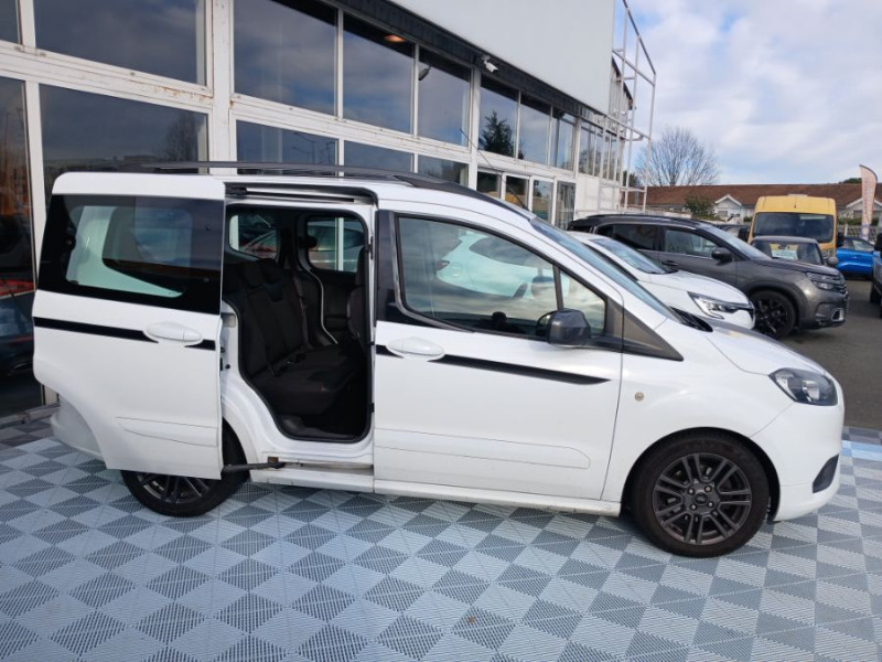 Photo 13 de l'offre de FORD TOURNEO COURIER 100 Ess. BVM6 SPORT GPS JA16 Radars Attel. 1ère Main Suivie à 11690€ chez Mérignac auto