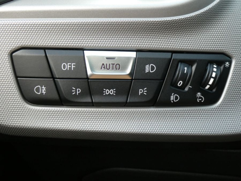 Photo 32 de l'offre de BMW SERIE 1 (F40) 116iA 109 BVA7 AVANTAGE GPS TOIT Ouvrant CarPlay à 21450€ chez Mérignac auto