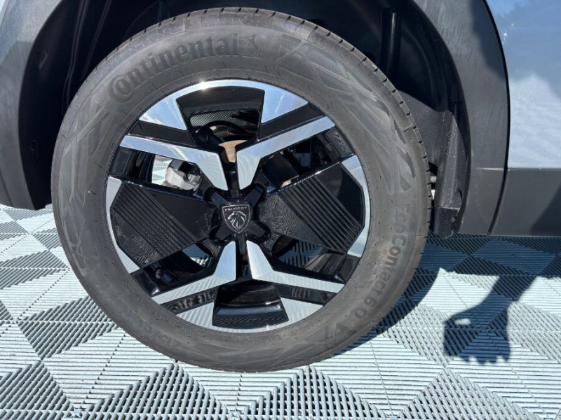 Photo 17 de l'offre de PEUGEOT 2008 II (2) 1.2 HYBRID 145 e-DCS6 ALLURE Camera à 26450€ chez Mérignac auto