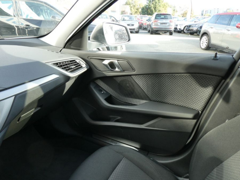 Photo 37 de l'offre de BMW SERIE 1 (F40) 116iA 109 BVA7 AVANTAGE GPS TOIT Ouvrant CarPlay à 21450€ chez Mérignac auto